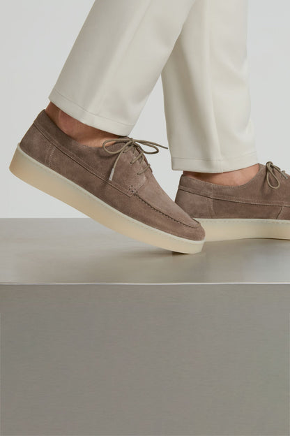 THE CLASSIC LACE UP LOAFER