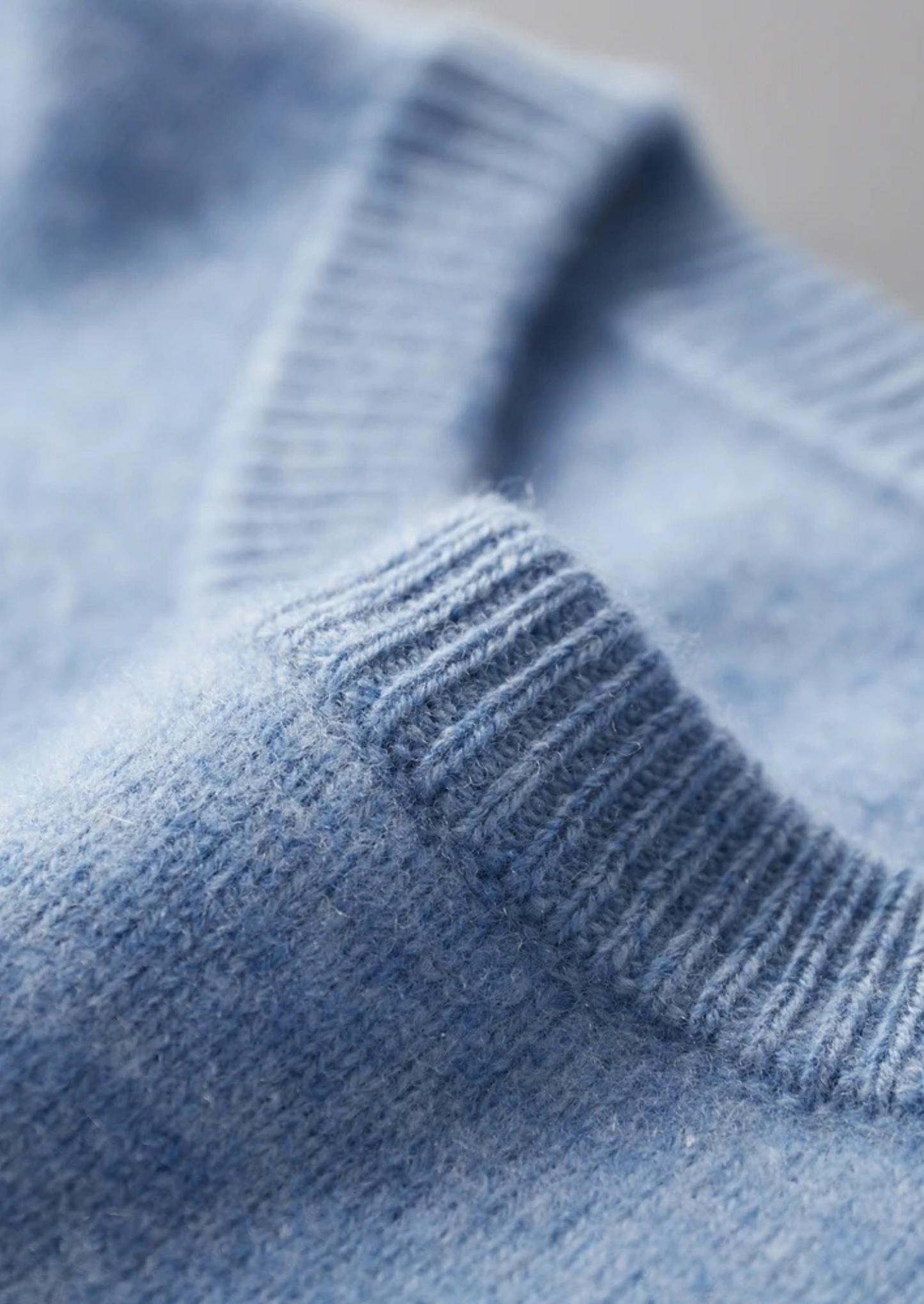 Men's Extra-Fine Merino Wool Crewneck Sweater – Classic Fit – ASCENDARY®