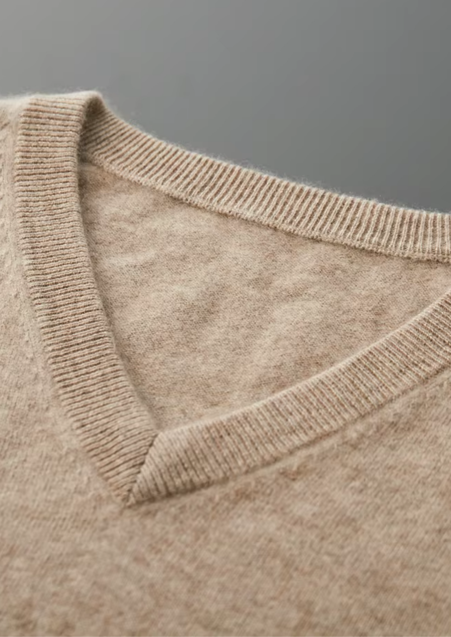 Men's Extra-Fine Merino Wool Classic V-Neck Sweater – ASCENDARY®