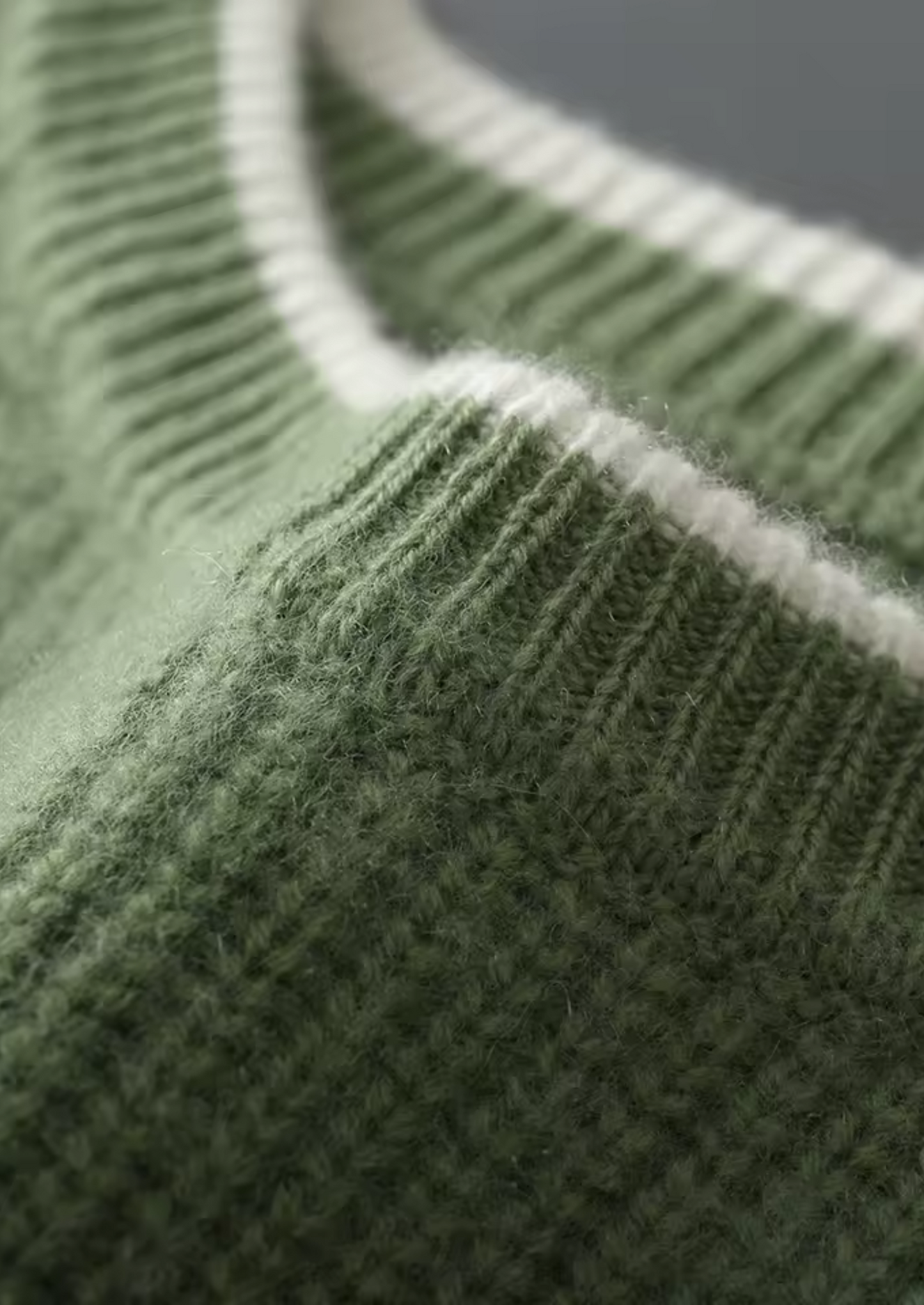 Men's Extra-Fine Merino Wool Two-Tone Crewneck Sweater – ASCENDARY®