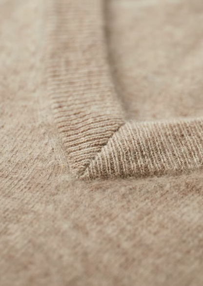 Men's Extra-Fine Merino Wool Classic V-Neck Sweater – ASCENDARY®