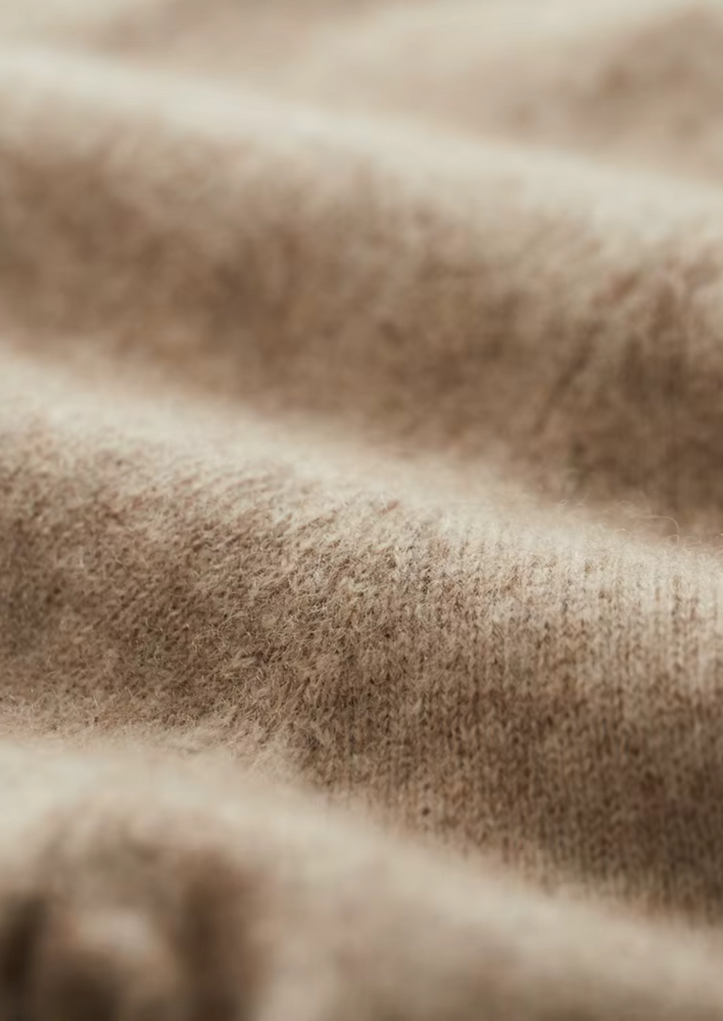 Men's Extra-Fine Merino Wool Classic V-Neck Sweater – ASCENDARY®