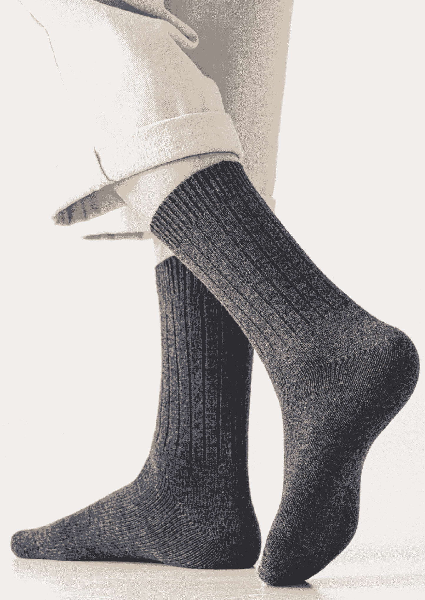 BLACK ULTRA-SOFT RIBBED MERINO WOOL SOCKS