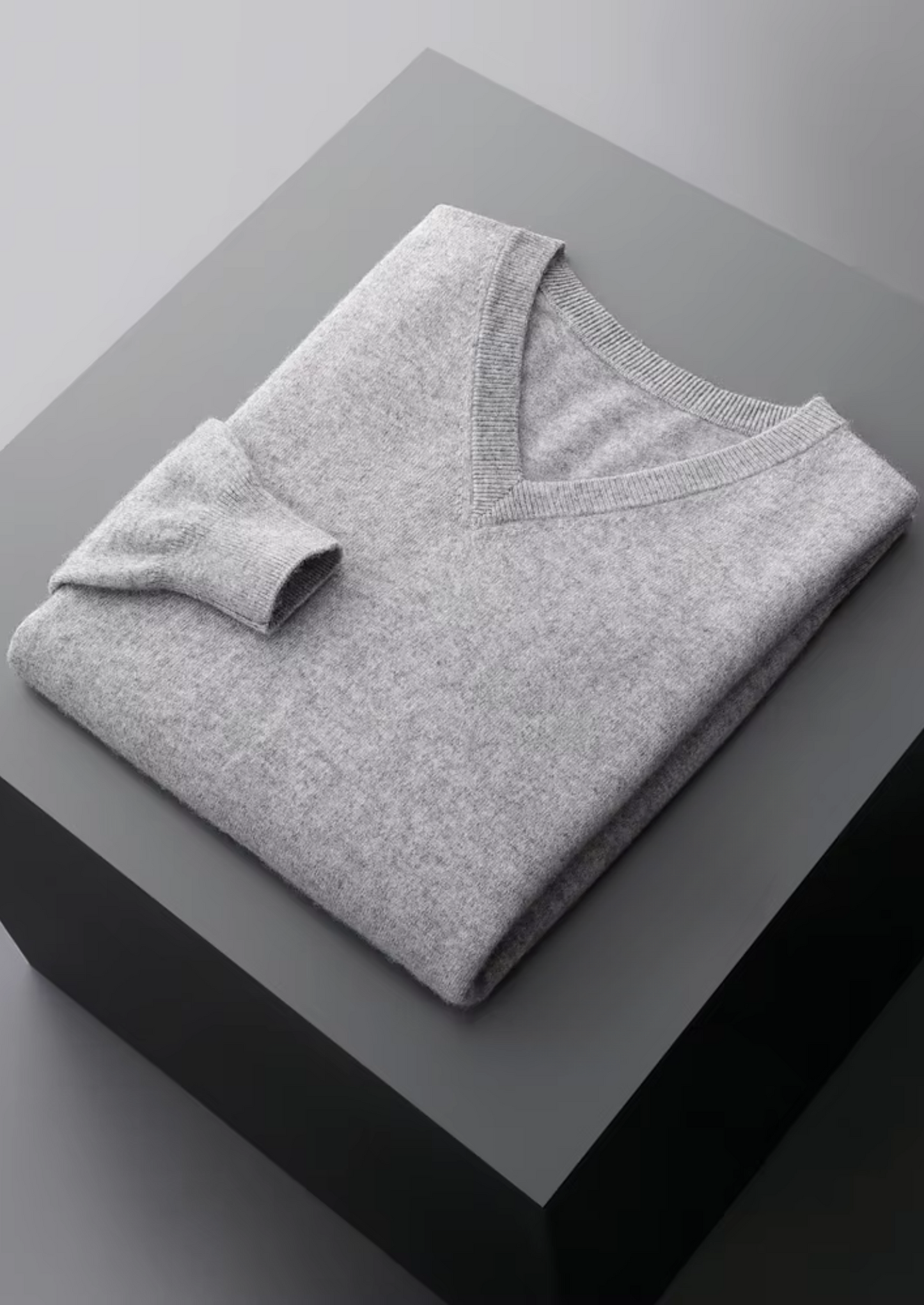 Men's Extra-Fine Merino Wool Classic V-Neck Sweater – ASCENDARY®