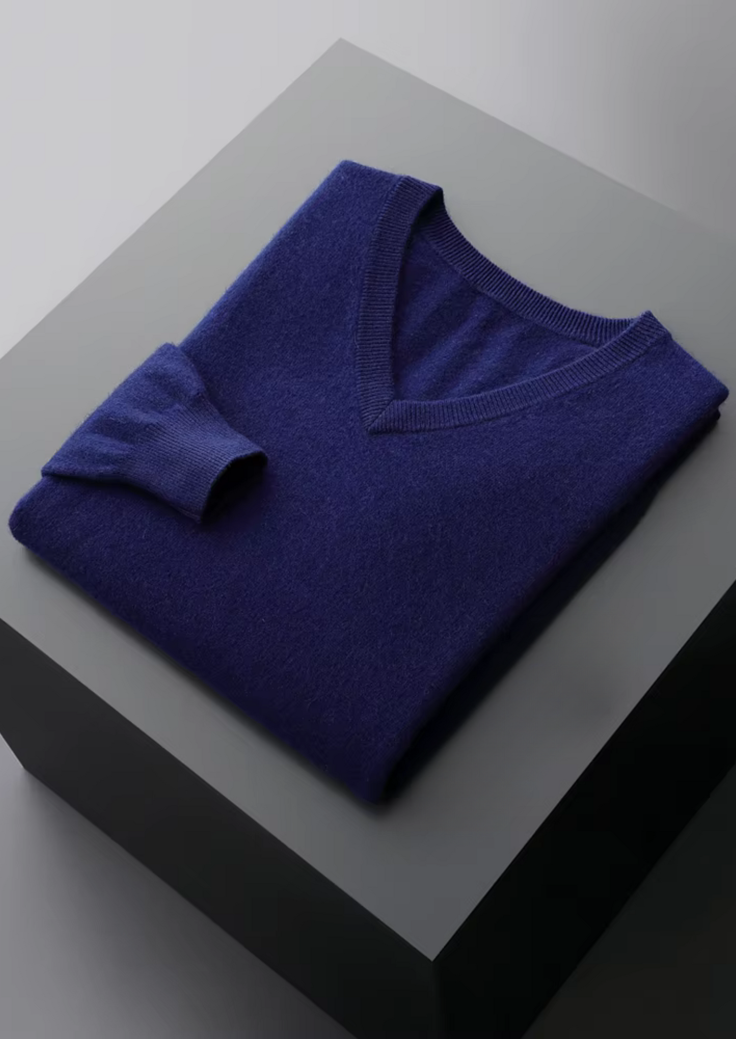 Men's Extra-Fine Merino Wool Classic V-Neck Sweater – ASCENDARY®