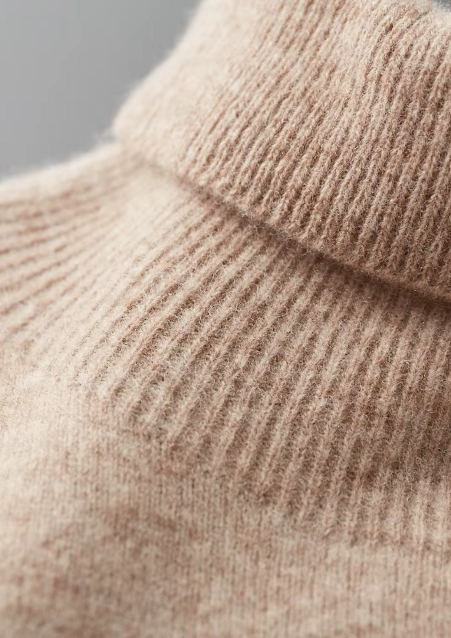 Men's Extra-Fine Merino Wool Classic Rollneck Sweater – ASCENDARY®