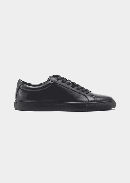 BLACK ESSENTIAL LEATHER SNEAKER