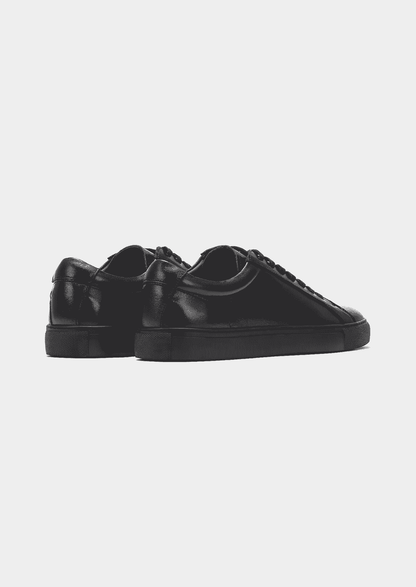 BLACK ESSENTIAL LEATHER SNEAKER